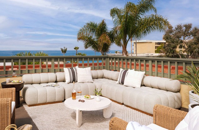 Sonder La Ensenada | Queen Room w/Balcony