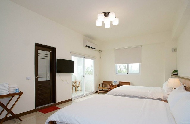 Songhe Homestay -- He Room for 4 -- New Elevator Villa, Mountain View