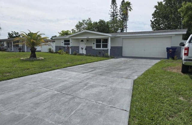Soothing 3-bedroom house with AC in Pasco county
