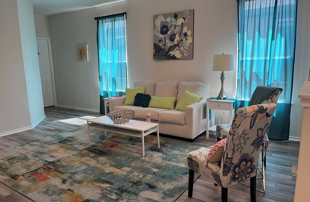 Soothing 3-bedroom house with AC in charming Buda