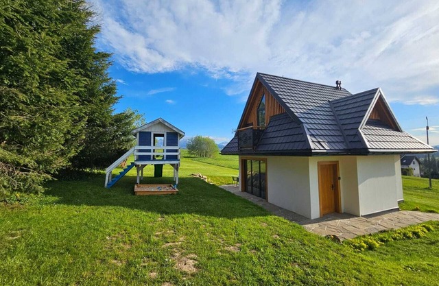 Soothing chalet with WiFi in charming Czerwienne in Lesser Poland.