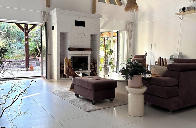 Soothing house with high speed WiFi in charming Tapadla
