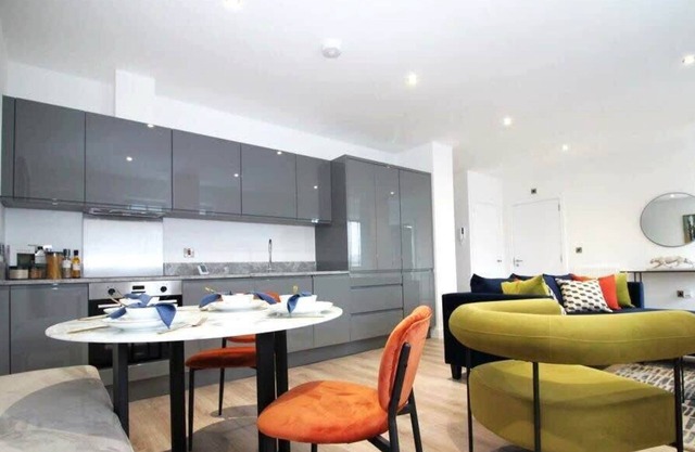 Sophisticated 2 Bedroom apartment in Solihull, NEC