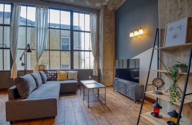 Sosuite | 1BR Apt w W/D, Gym, On-Site Restaurant