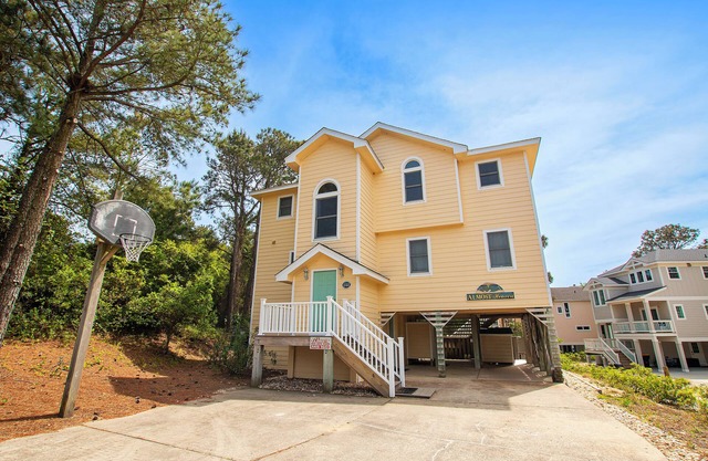 Soundside, Pool, Hot Tub, Dogs Welcome! MS160, Almost Heaven