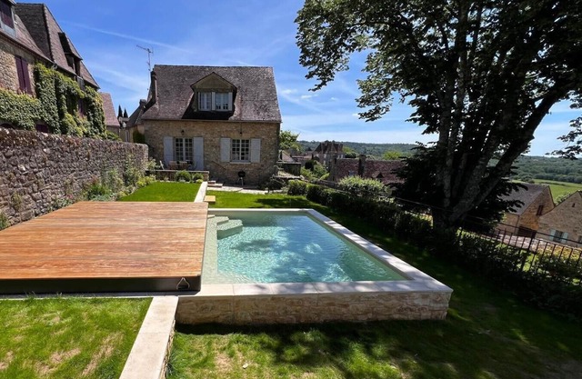 Sous le Tilleul - Unique holiday property set IN the famous bastide of Domme