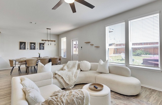 South Austin Luxe Boho House 4BR 2.5BA With SPA, Pool & EV Charger