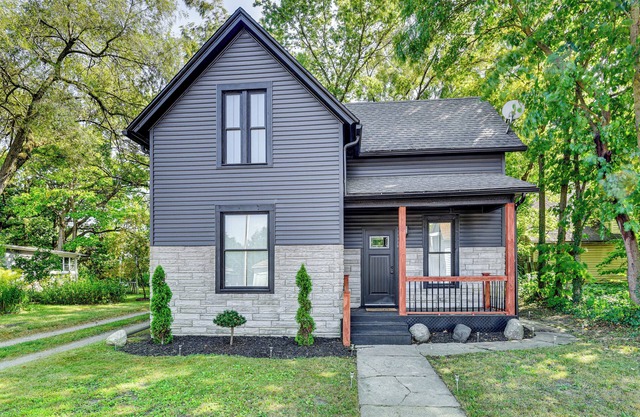 South Bend Stay Close to Notre Dame!