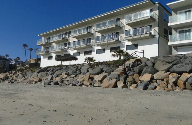 South Oceanside Beach Front Condo w/Private Upper Beach 2 Bedrooms/2 Full Baths
