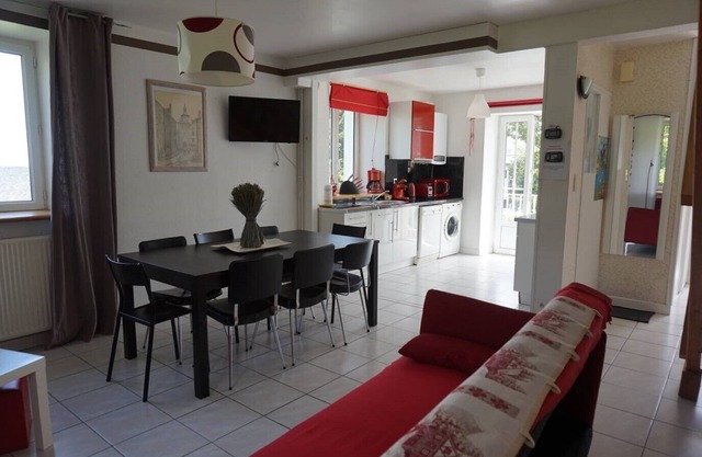 Spacieux Appart Triplex - Très Bien Situé - Prox Super Besse et Commerces