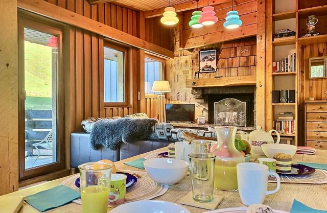 Spacieux 2 pièces cabine avec balcon, WiFi et cheminée à Tignes - FR-1-411-678