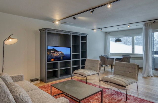Spacious 1-bedroom apartment with parking and wifi 400m from the slopes in Megève