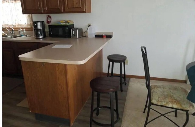 Spacious 1 BR Apartment located above a Salon.