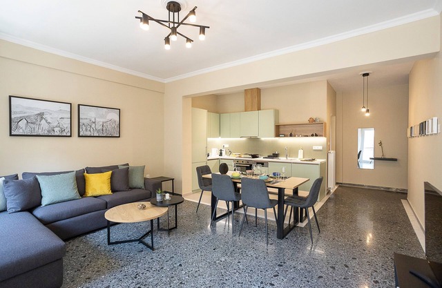 Spacious 2-Bedroom Retreat in the Heart of Athens