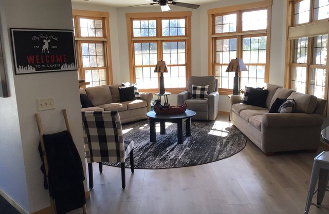 Spacious 2BR/2BA Condo at Northernaire – Lake Access & Northwoods Luxury