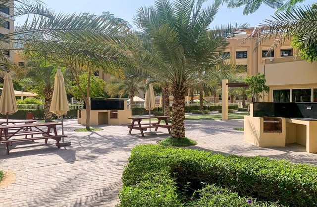 Spacious 2BR Apt in The Greens!