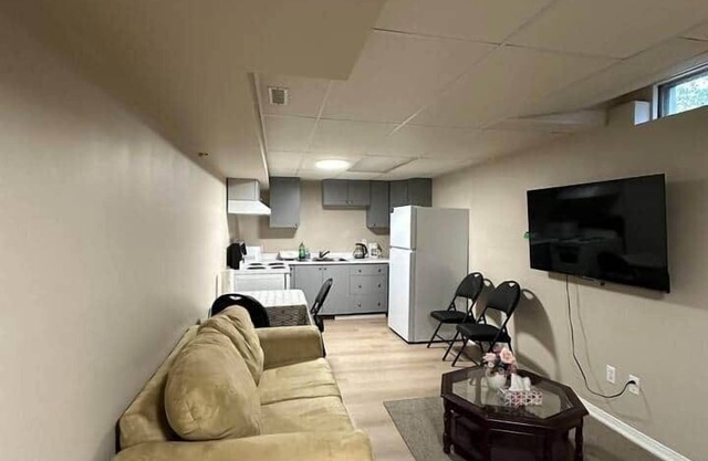 Spacious 2BR Basement Apt – 5 Mins to Beach