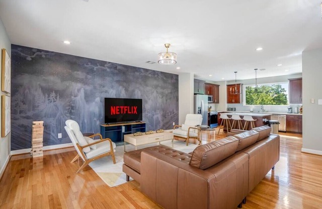 Spacious 3 Bed House|MD Anderson|FreeParking|Wi-Fi