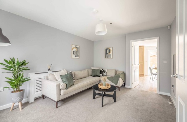 Spacious 3-Bedroom Home in Berkshire