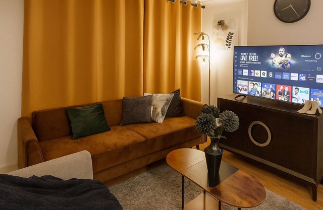 Spacious 3-Bedroom Home, free parking and garden!