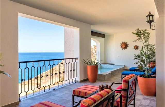 Spacious 3 Bedroom with Plunge Pool in Cabo