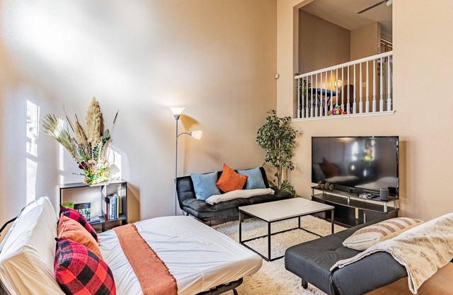 Spacious 3Bedroom 3Bath Home w Garage 10-min to San Diego Downtown