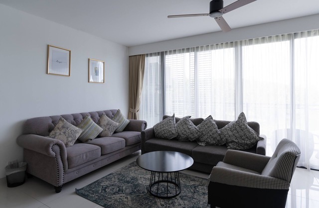 Spacious 3BR Sea-View Condo Resort Amenities 2708