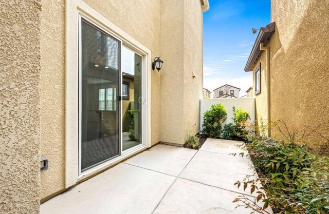 Spacious 4-bedroom 3-bath pet friendly house in West Roseville