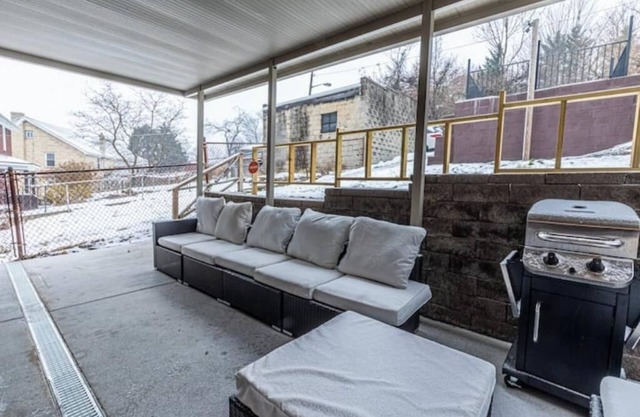 Spacious 4-bedroom house in marvelous Pittsburgh with WiFi, AC