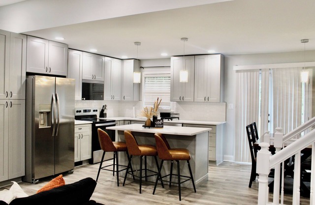 Spacious 4-bedroom house in Ellenwood, GA.~ about 20 min from ATL airport