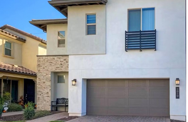 Spacious 4-Bedroom Home in Follett Gilbert, AZ