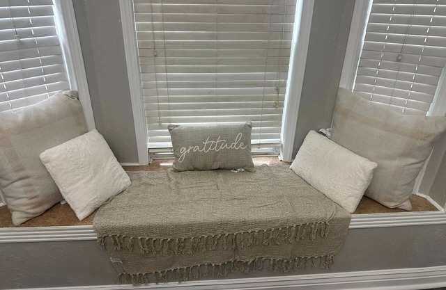 Spacious 4-bedroom house in marvelous Houston with AC, WiFi