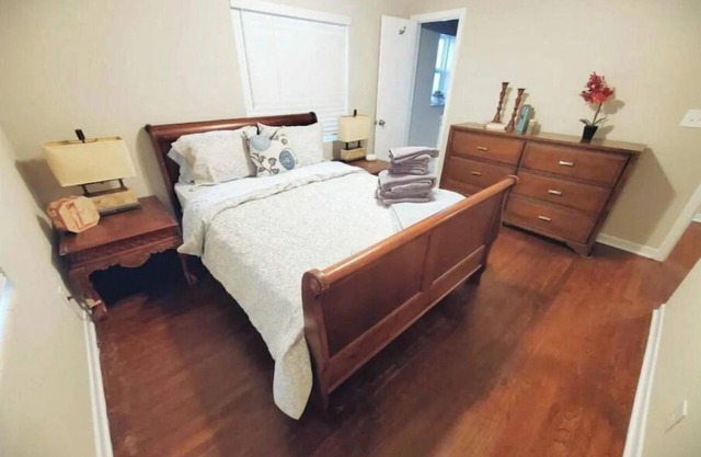 Spacious 4 bedroom home with outdoor space!