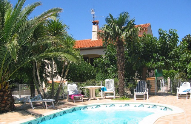 Spacious 4 Bedroom Villa with pool in Ceret, Mediterranean Pyrenees