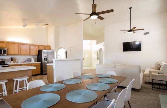 Spacious 4BD house with large back yard