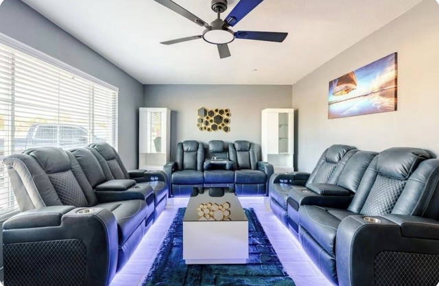 Spacious 5-bedroom house in marvelous Phoenix with AC, WiFi