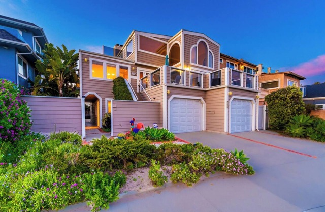 Spacious 5-bedroom house in serene Oxnard