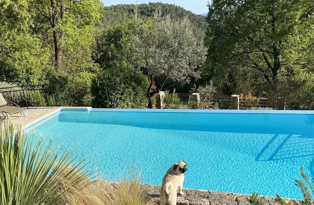 Spacious 5 bedroom villa infinity pool & breathtaking views