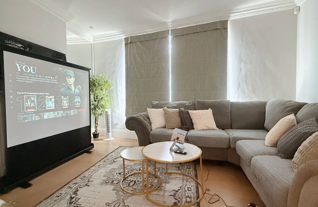 Spacious 5-Story Central London Townhouse | Cozy Home Near Victoria Station