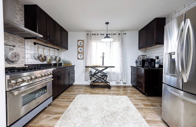 Spacious 6-bedroom house in Dayton Ohio.