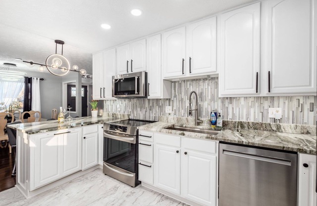 Spacious 6-Bedroom Masterpiece Newly Renovated and ready for Large/Any Group