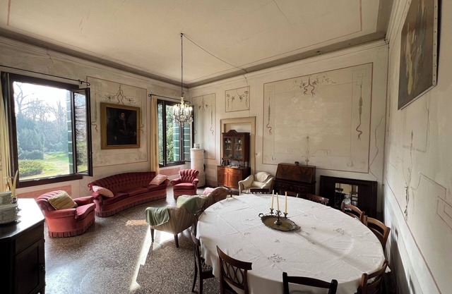 Spacious 9-AC-bedroom villa 500mq near Venice