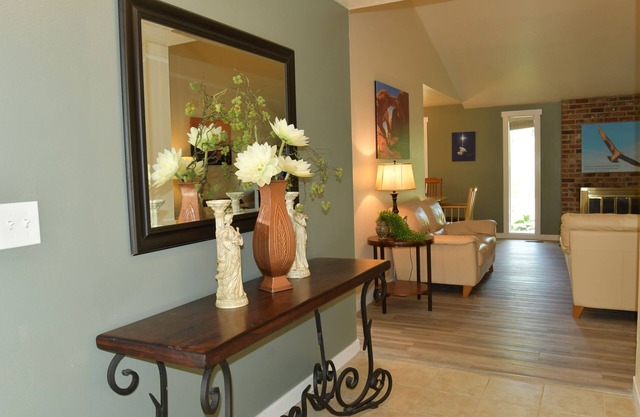 Spacious and Beautiful Single-Level for 10+