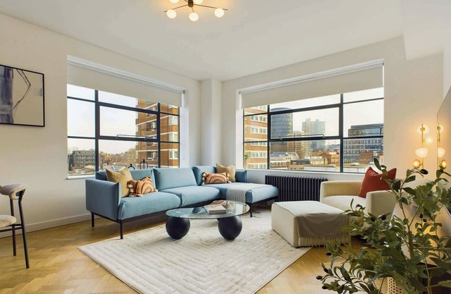 Spacious and Bright Apartment by Tech City