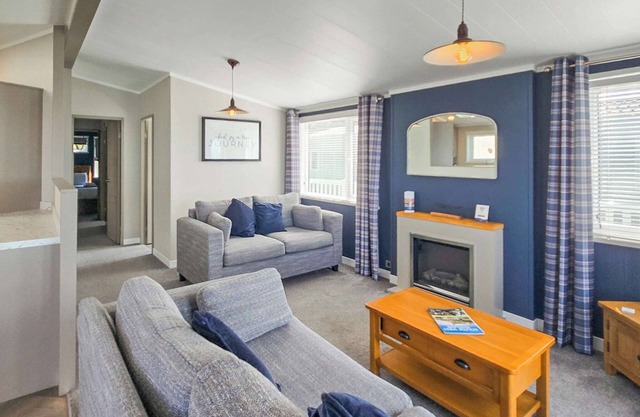 Spacious and luxurious lodge situated on the sea front.