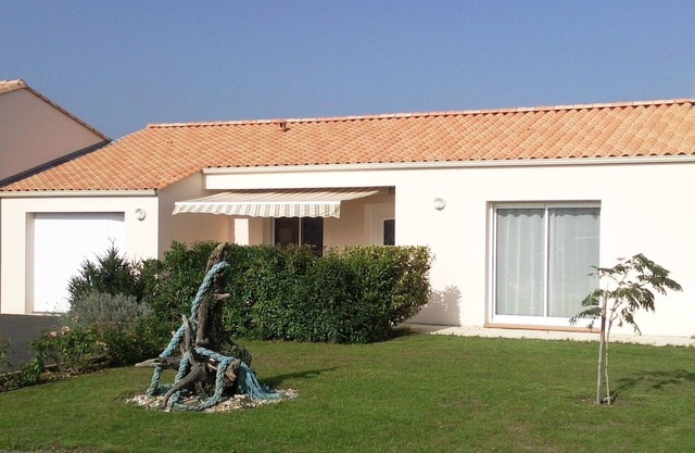 Spacious and recent house, classified 3 stars , close to the sea, calm.