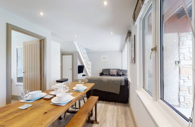 Spacious and well equipped, this holiday home offers comfortable accommodation