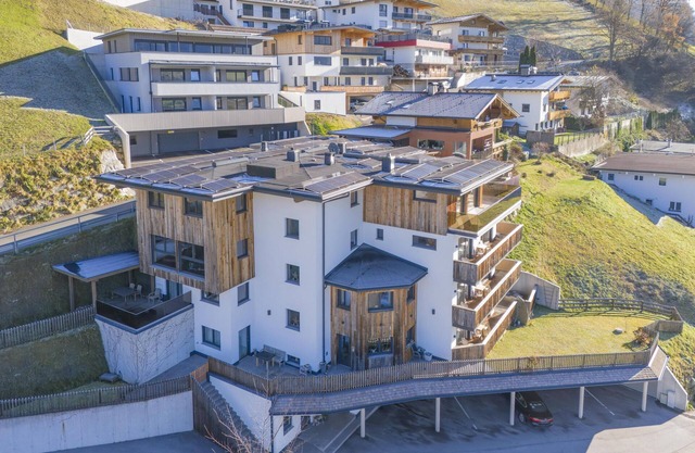 Spacious apartment with fitness and sauna for 9