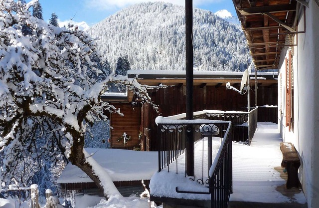 Spacious apartment in traditional chalet with balcony for 5 pers. in Arêches-Beaufort