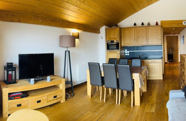 Spacious apartment in Les Saisies with 2 bedrooms and covered parking